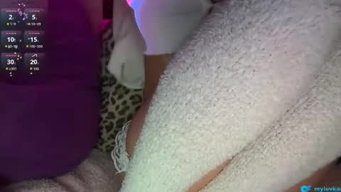 myluvekai online show from December 4, 5:43 pm