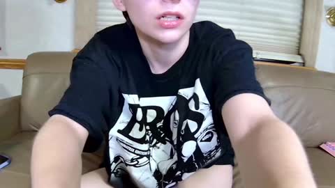 Snapshot of mymindbreaks2 chatting on December 16, 2:38 pm mymindbreaks online show from December 16, 2:38 pm