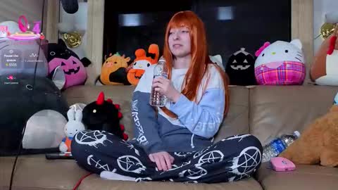 Snapshot of mymindbreaks2 chatting on January 15, 11:59 am mymindbreaks online show from January 15, 11:59 am