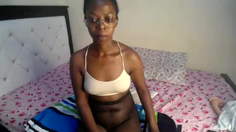 Snapshot of mynameiswet chatting on May 26, 5:14 am mynameiswet online show from May 26, 5:14 am
