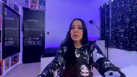 Snapshot of myonlyhell chatting on February 28, 5:36 pm myonlyhell online show from February 28, 5:36 pm