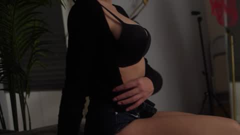 Snapshot of mypassion_ chatting on March 4, 3:40 pm mypassion_ online show from March 4, 3:40 pm