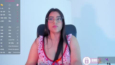 Snapshot of mypretty_isabella chatting on May 17, 7:28 am Bella online show from May 17, 7:28 am