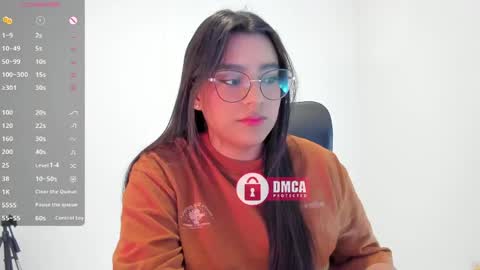 Snapshot of mypretty_isabella chatting on May 24, 3:00 am Bella online show from May 24, 3:00 am