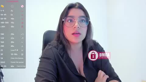 Snapshot of mypretty_isabella chatting on May 24, 9:09 pm Bella online show from May 24, 9:09 pm
