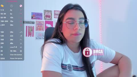 Snapshot of mypretty_isabella chatting on May 29, 8:40 pm Bella online show from May 29, 8:40 pm