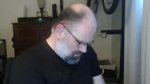 Just hanging out - No pressure online show from May 7, 2:17 am