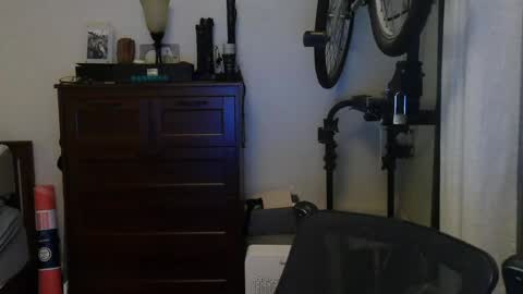 Just hanging out - No pressure online show from July 13, 5:32 am