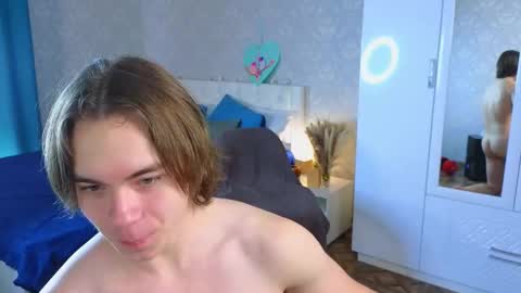 Snapshot of myshkek chatting on March 8, 5:59 am Mickey online show from March 8, 5:59 am