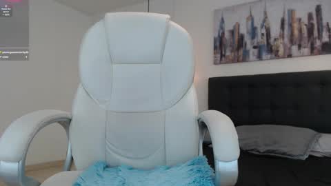 Snapshot of mysterious_girl42 chatting on December 24, 4:19 pm No Name online show from December 24, 4:19 pm