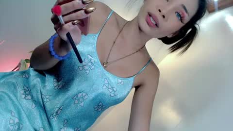 Snapshot of mysterious_olivia chatting on June 17, 2:25 am Olivia online show from June 17, 2:25 am