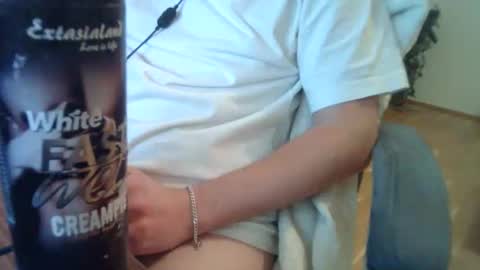 Snapshot of mysteryboy497 chatting on October 23, 9:02 pm mysteryboy497 online show from October 23, 9:02 pm