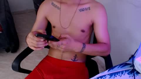 Snapshot of mysteryboy_thin16 chatting on March 1, 9:37 pm mysteryboy_thin16 online show from March 1, 9:37 pm