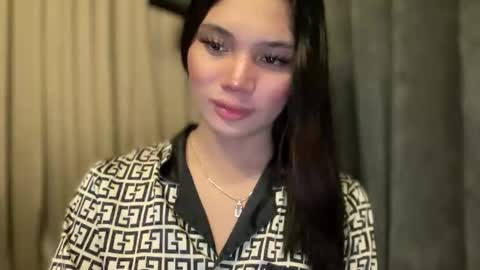 UR GIRL NEXTDOOR online show from February 8, 5:38 pm