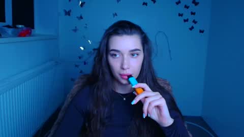 Snapshot of mysticamelia chatting on April 21, 11:27 am Amelia online show from April 21, 11:27 am