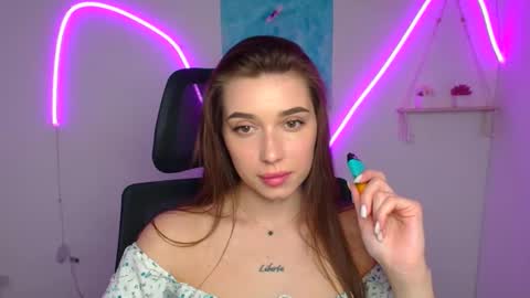 Snapshot of mysticamelia chatting on May 4, 11:17 am Amelia online show from May 4, 11:17 am