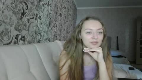 Snapshot of mysticglimmer chatting on March 28, 12:27 pm Anika online show from March 28, 12:27 pm