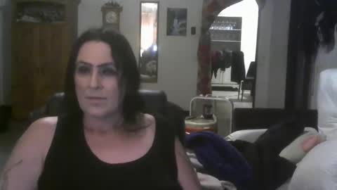 Snapshot of mysticsofthenight chatting on November 12, 12:55 am Autumn online show from November 12, 12:55 am