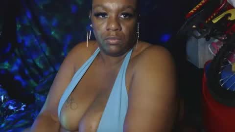 Snapshot of mzthundabootie chatting on December 16, 4:39 am mzthundabootie online show from December 16, 4:39 am