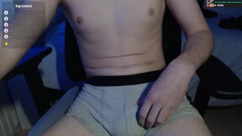 Snapshot of n3fr0st chatting on February 5, 3:31 pm N3fr0st online show from February 5, 3:31 pm