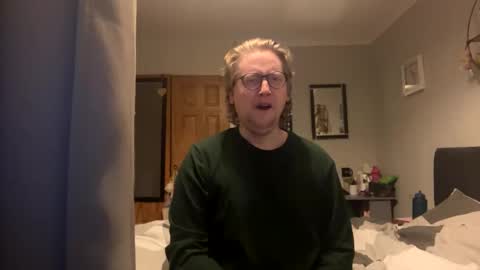 Snapshot of n_ryan98 chatting on March 24, 10:59 pm n_ryan98 online show from March 24, 10:59 pm