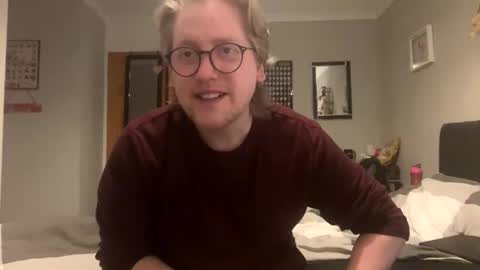 Snapshot of n_ryan98 chatting on March 31, 9:48 pm n_ryan98 online show from March 31, 9:48 pm