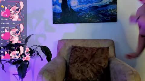 Snapshot of n_tiana chatting on March 27, 4:40 am Tiana online show from March 27, 4:40 am