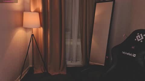 Snapshot of naavyy chatting on November 27, 1:46 pm naavyy online show from November 27, 1:46 pm