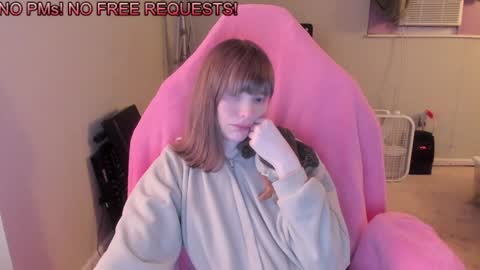 Snapshot of nacmar chatting on December 4, 10:02 am Natalie Marlo online show from December 4, 10:02 am