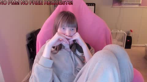 Snapshot of nacmar chatting on December 9, 3:54 pm Natalie Marlo online show from December 9, 3:54 pm