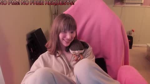 Snapshot of nacmar chatting on December 20, 5:47 am Natalie Marlo online show from December 20, 5:47 am