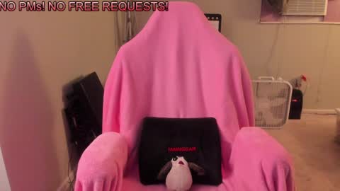 Snapshot of nacmar chatting on January 17, 8:34 am Natalie Marlo online show from January 17, 8:34 am