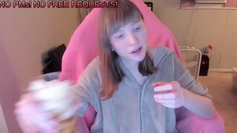 Snapshot of nacmar chatting on January 25, 9:04 am Natalie Marlo online show from January 25, 9:04 am