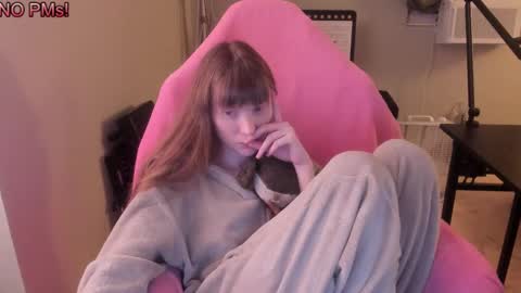 Snapshot of nacmar chatting on October 8, 8:23 am Natalie Marlo online show from October 8, 8:23 am