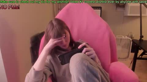 Snapshot of nacmar chatting on October 24, 5:15 am Natalie Marlo online show from October 24, 5:15 am