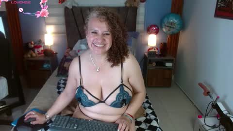 nadia_84 online show from March 22, 1:47 pm