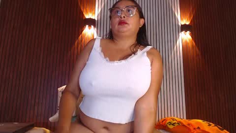 Nadia online show from April 22, 9:33 am