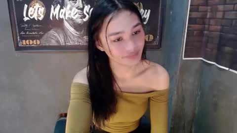 nadiestar online show from April 5, 10:18 pm