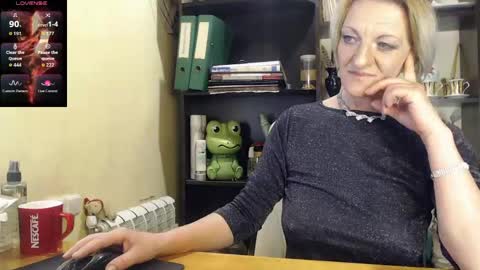 Snapshot of nadin_slut chatting on April 12, 5:40 pm Nadin online show from April 12, 5:40 pm