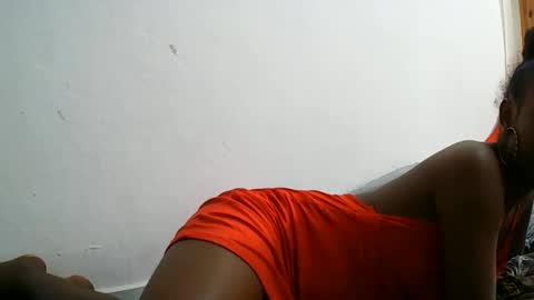 nah296652 online show from May 24, 8:19 am