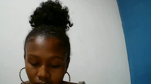 Snapshot of nah296652 chatting on July 1, 6:18 pm nah296652 online show from July 1, 6:18 pm