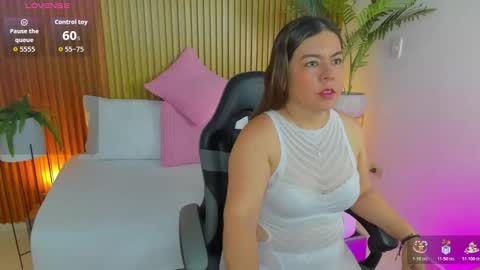 N A H I A online show from March 25, 12:22 pm