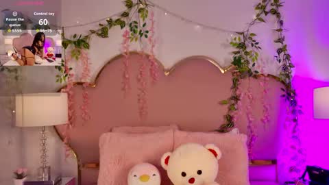 NahiaraReina  online show from March 14, 1:05 pm