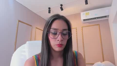 Snapshot of nahimithompson chatting on February 5, 7:51 pm Nahimi online show from February 5, 7:51 pm