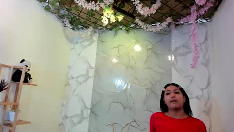 nahomi_hot2002 online show from May 25, 1:17 pm