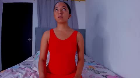 Laura online show from March 9, 1:25 am