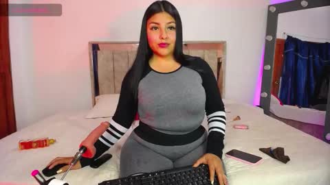 Nahomi online show from February 23, 7:55 pm