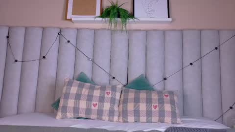  VICTORIA  online show from April 9, 7:41 pm