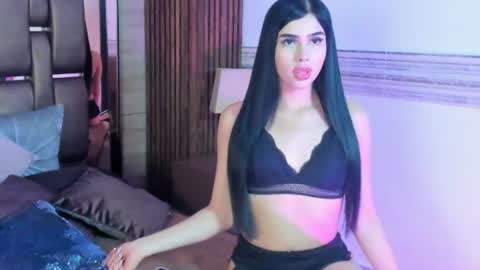 Snapshot of nahomideluxe chatting on July 17, 1:29 pm Nahomi Deluxe online show from July 17, 1:29 pm