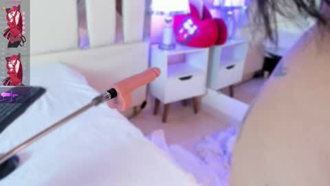 Nahomy Roberts online show from October 16, 12:39 pm